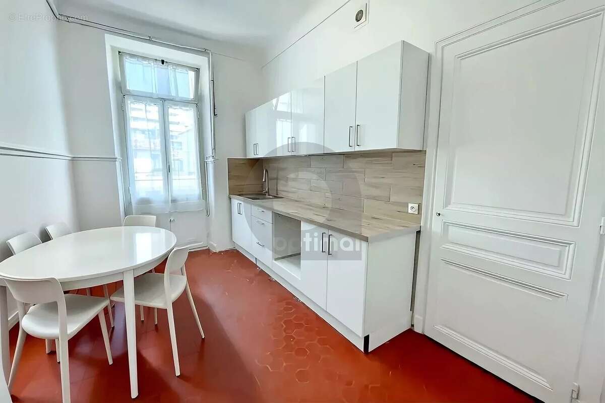 Appartement à ROQUEBRUNE-CAP-MARTIN