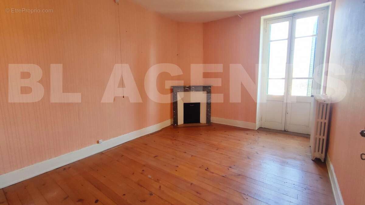 1745595899827 - Maison à SAINT-CHRISTOPHE-VALLON