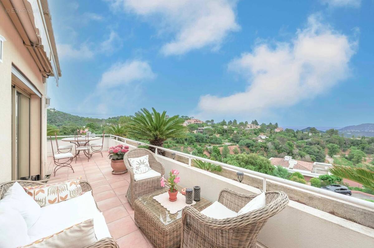 Appartement à MANDELIEU-LA-NAPOULE