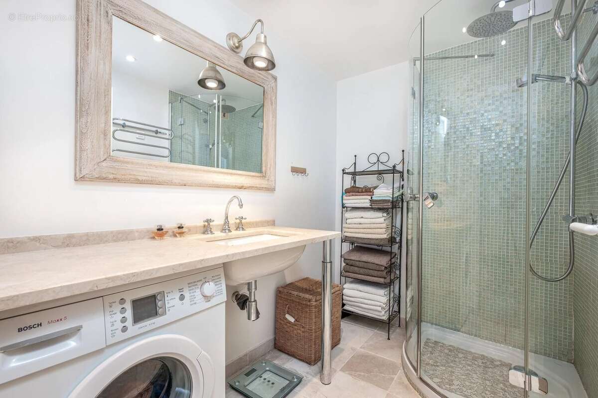 Appartement à MANDELIEU-LA-NAPOULE