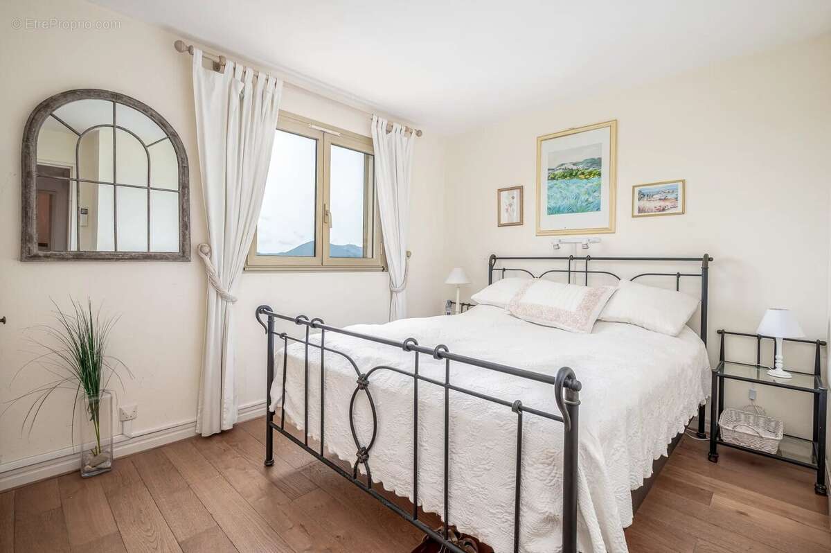 Appartement à MANDELIEU-LA-NAPOULE