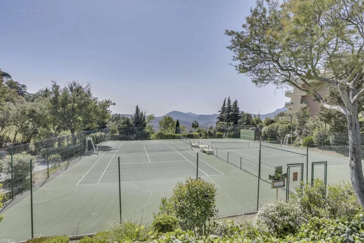 Appartement à MANDELIEU-LA-NAPOULE