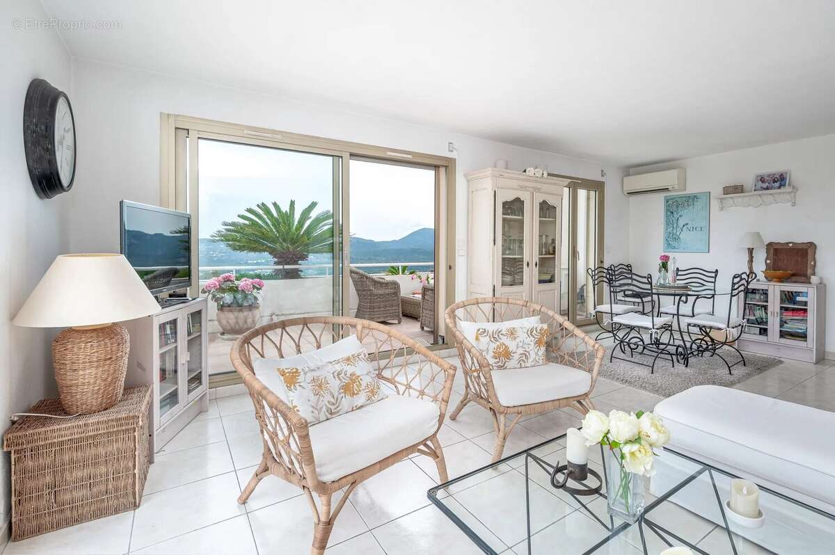 Appartement à MANDELIEU-LA-NAPOULE