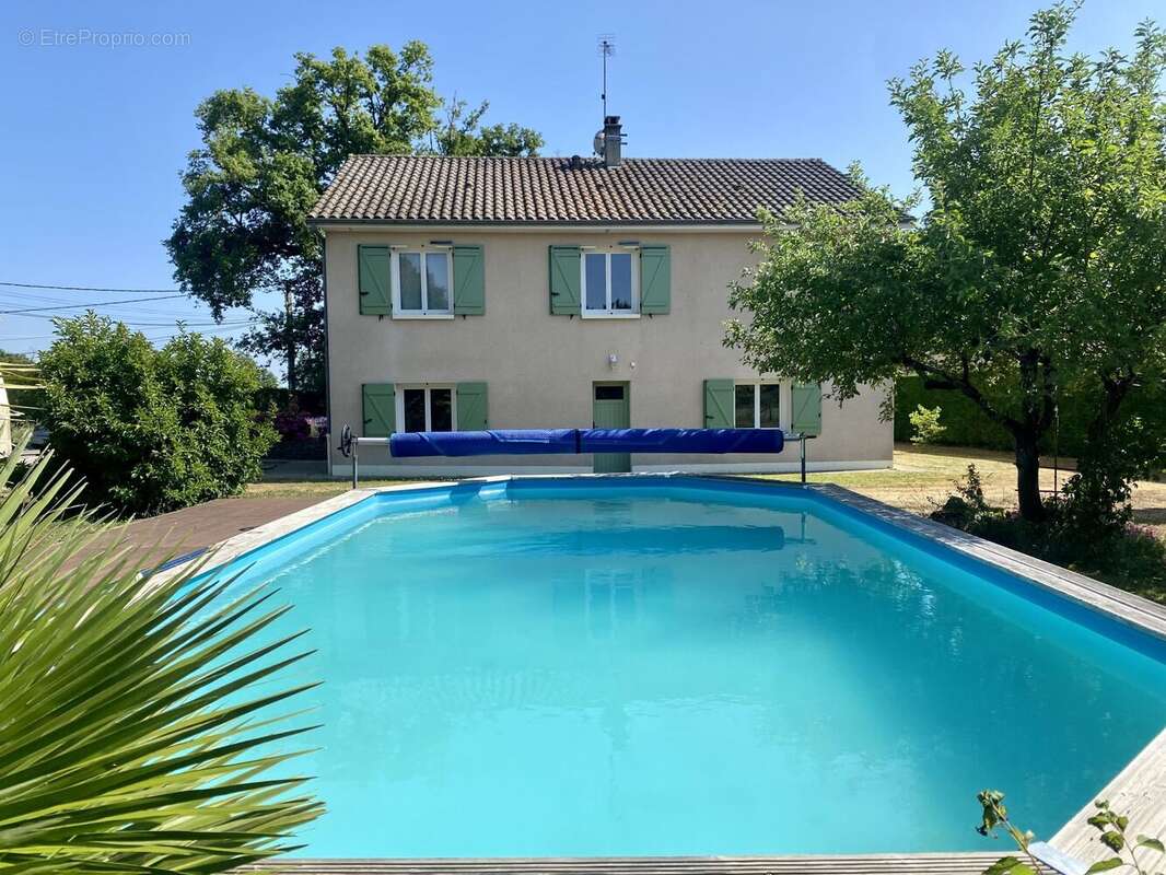 Maison à PEYRAT-DE-BELLAC