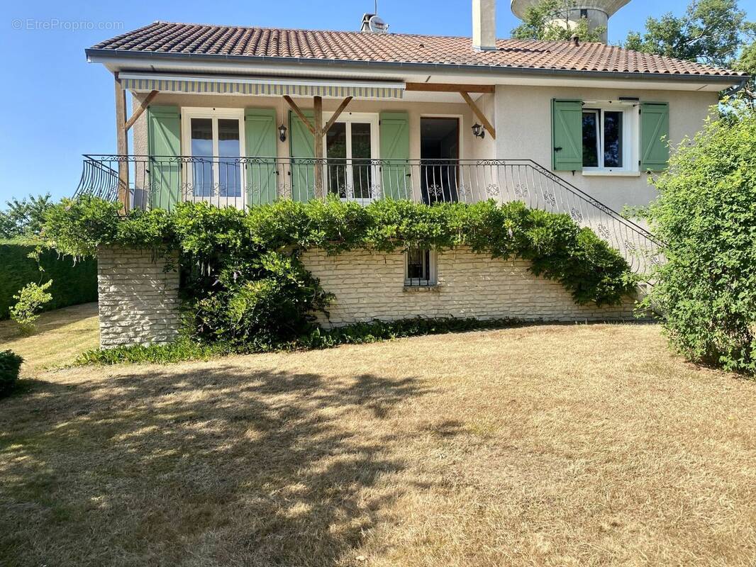 Maison à PEYRAT-DE-BELLAC