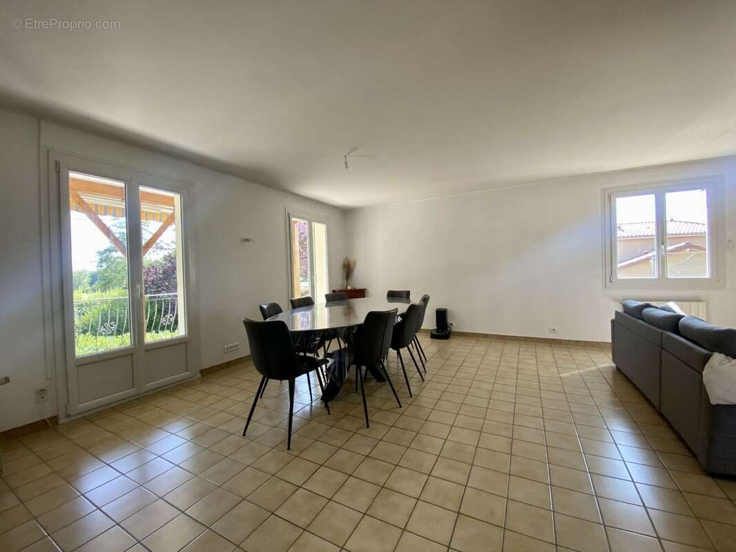 Maison à PEYRAT-DE-BELLAC