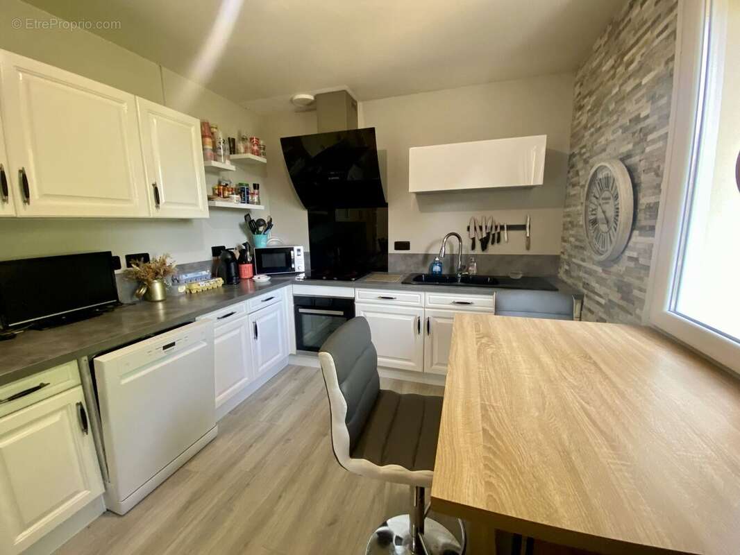 Maison à PEYRAT-DE-BELLAC