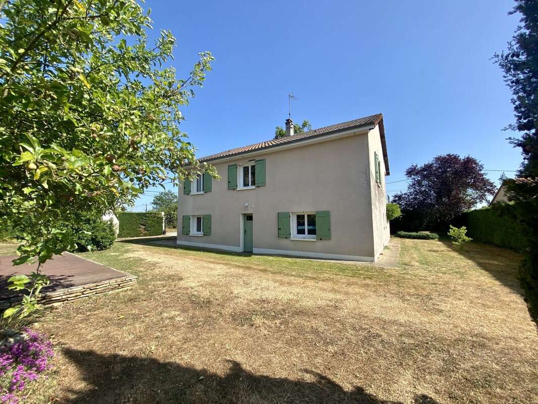 Maison à PEYRAT-DE-BELLAC