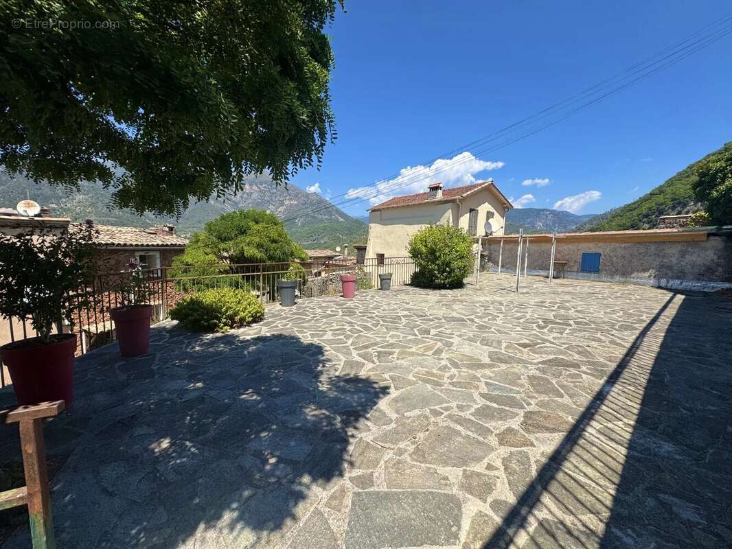 Appartement à MALAUSSENE