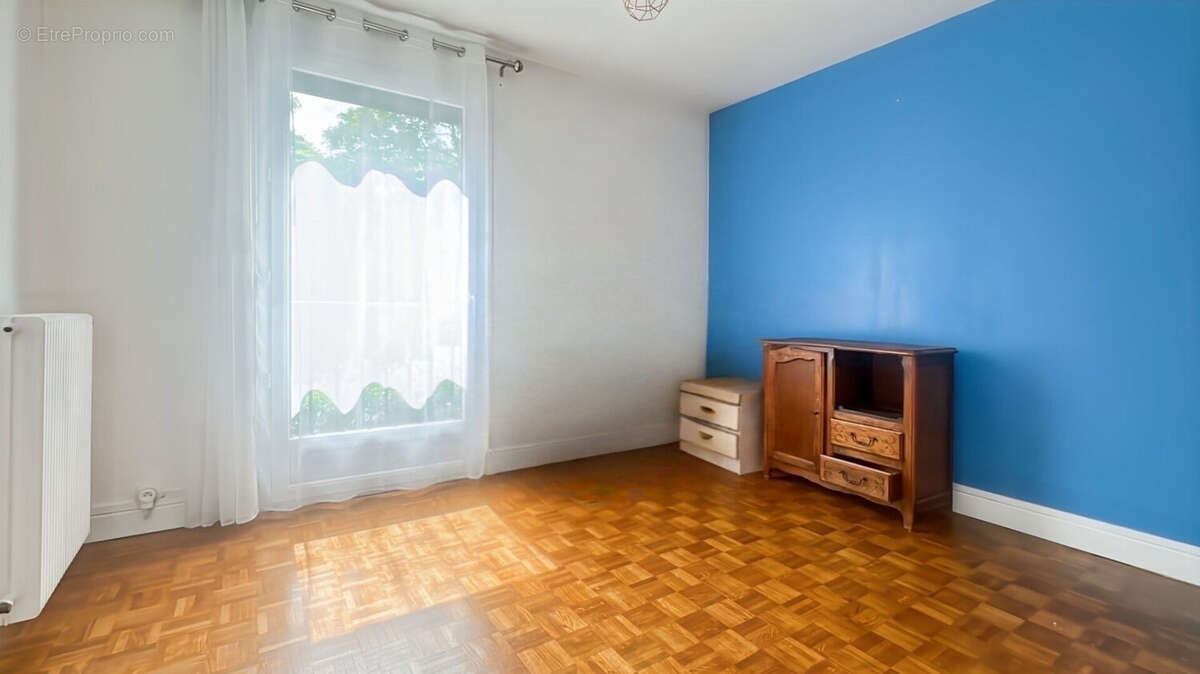 Appartement à SAINTE-GENEVIEVE-DES-BOIS