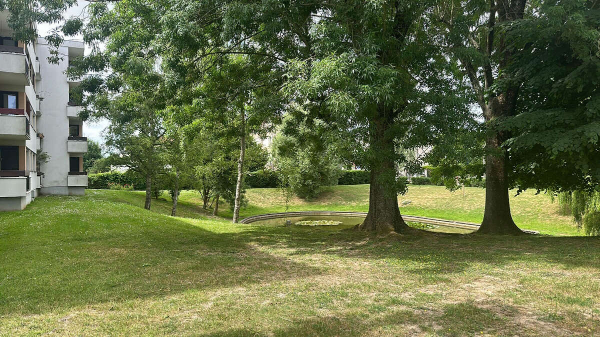 Appartement à SAINTE-GENEVIEVE-DES-BOIS