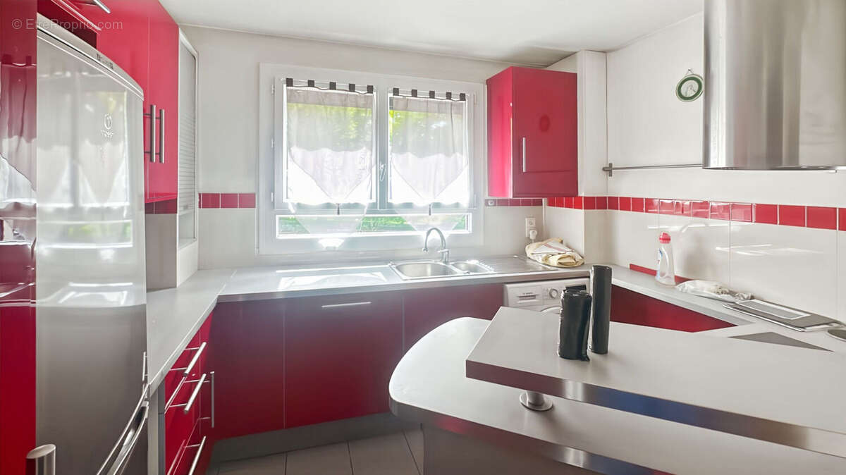 Appartement à SAINTE-GENEVIEVE-DES-BOIS