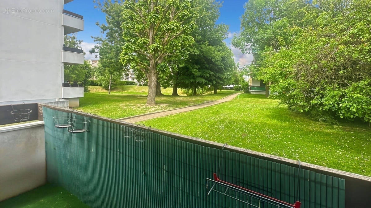 Appartement à SAINTE-GENEVIEVE-DES-BOIS