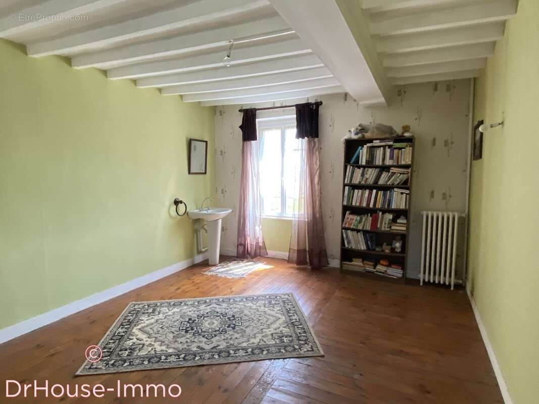 Maison à CROISILLES