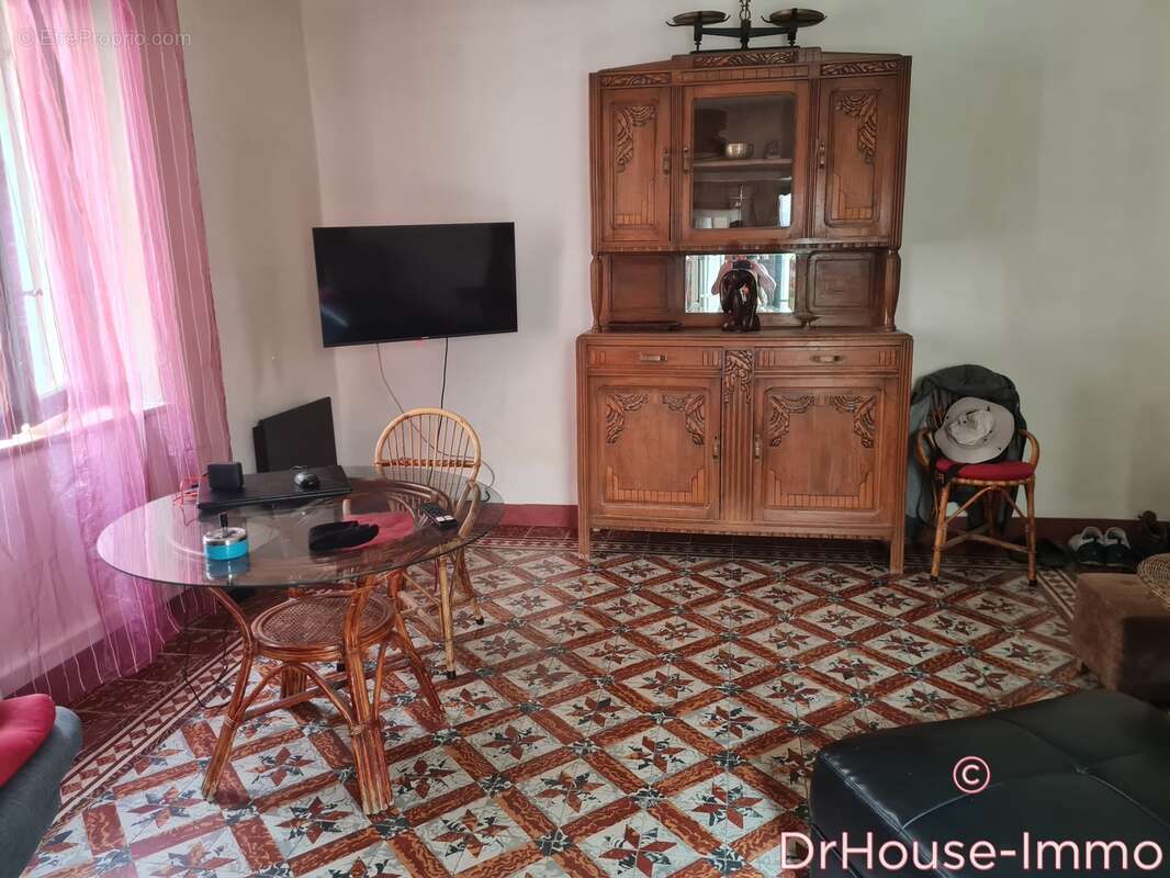 Maison à SAINT-DEZERY