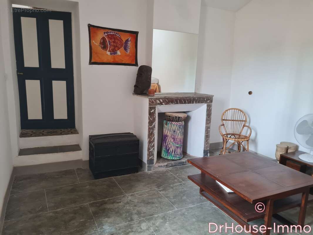 Maison à SAINT-DEZERY