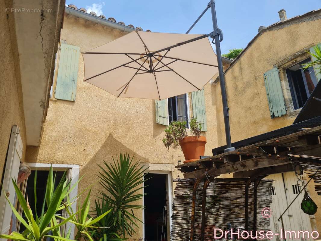 Maison à SAINT-DEZERY