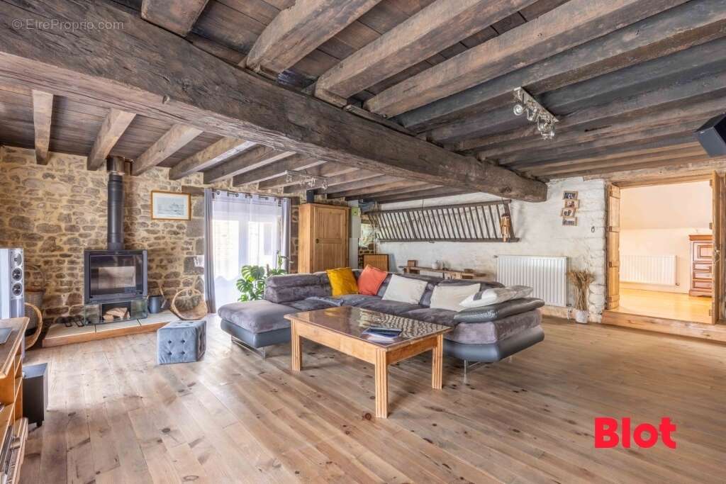 Maison à LA BAZOUGE-DU-DESERT