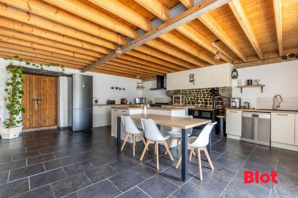 Maison à LA BAZOUGE-DU-DESERT