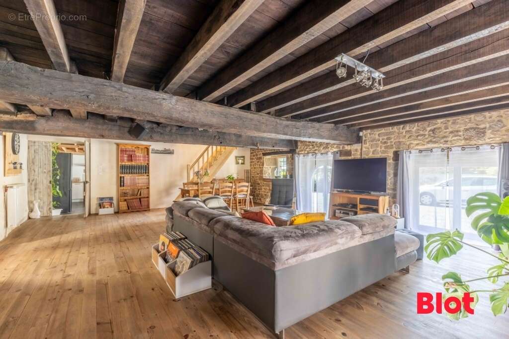 Maison à LA BAZOUGE-DU-DESERT