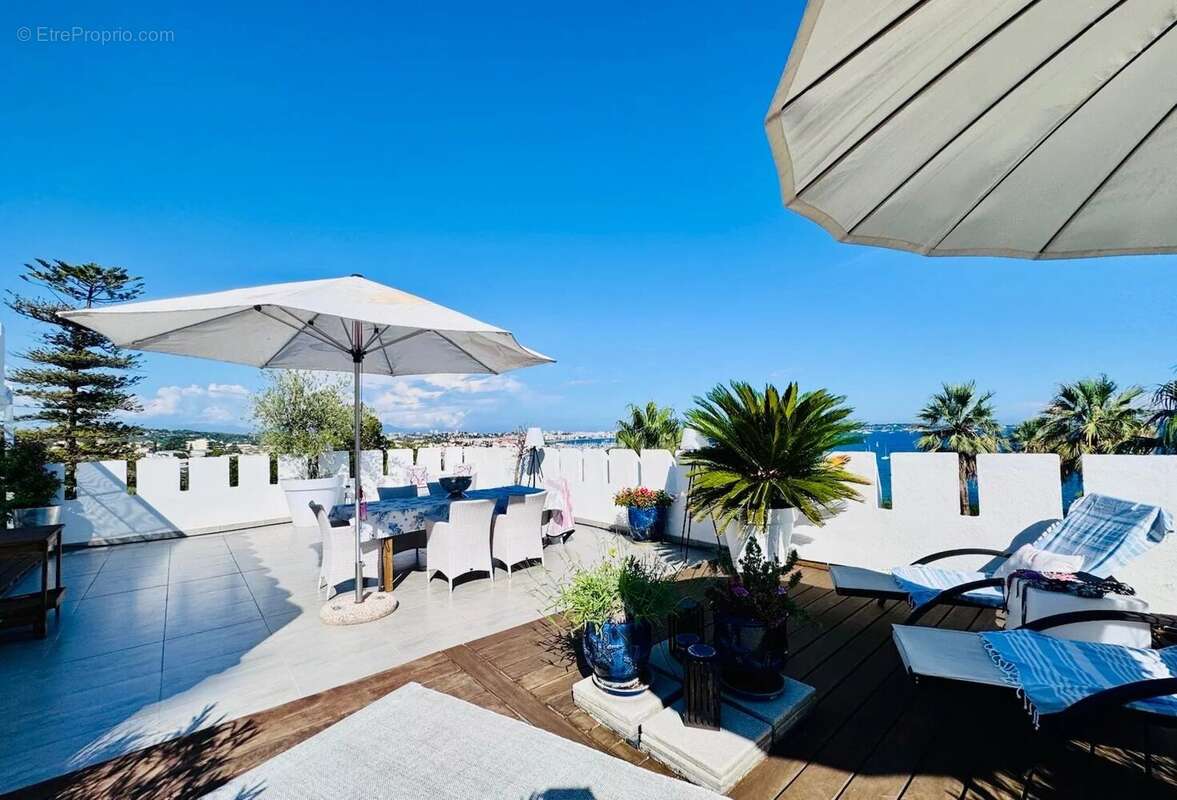 Appartement à VALLAURIS