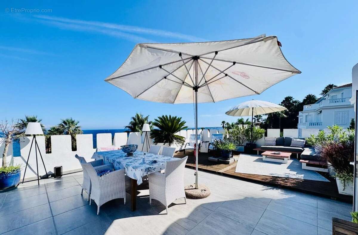 Appartement à VALLAURIS