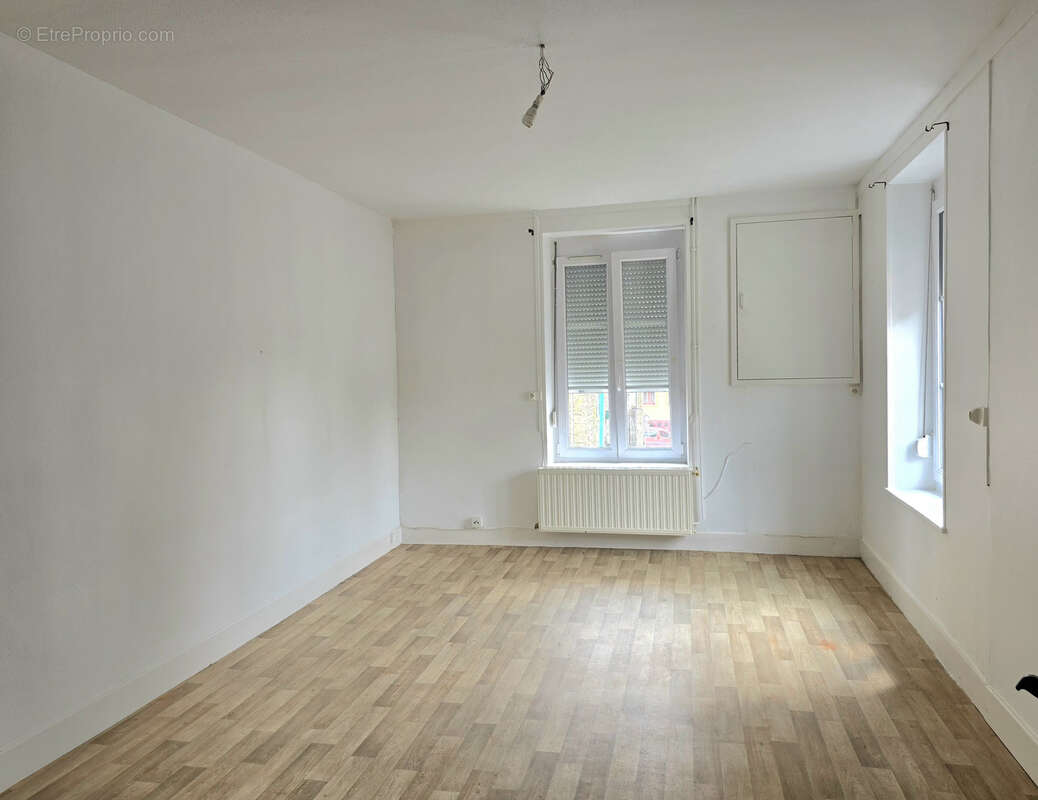 Appartement à SAINT-MENGES