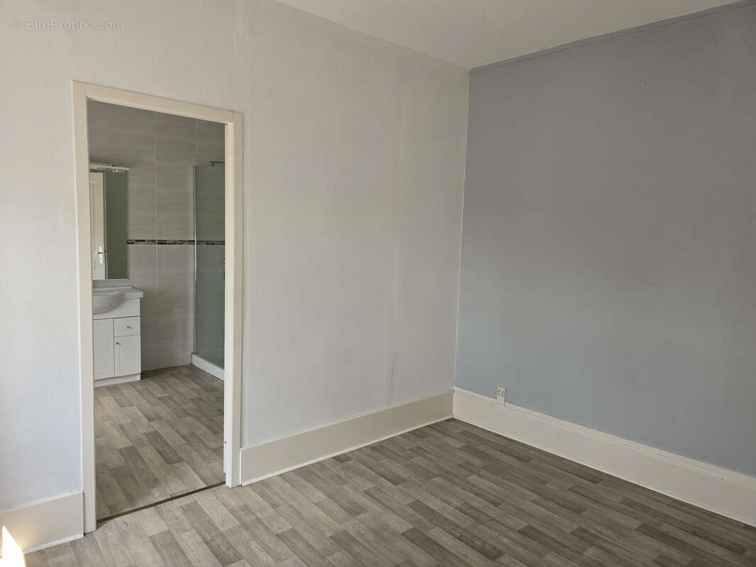 Appartement à SAINT-MENGES