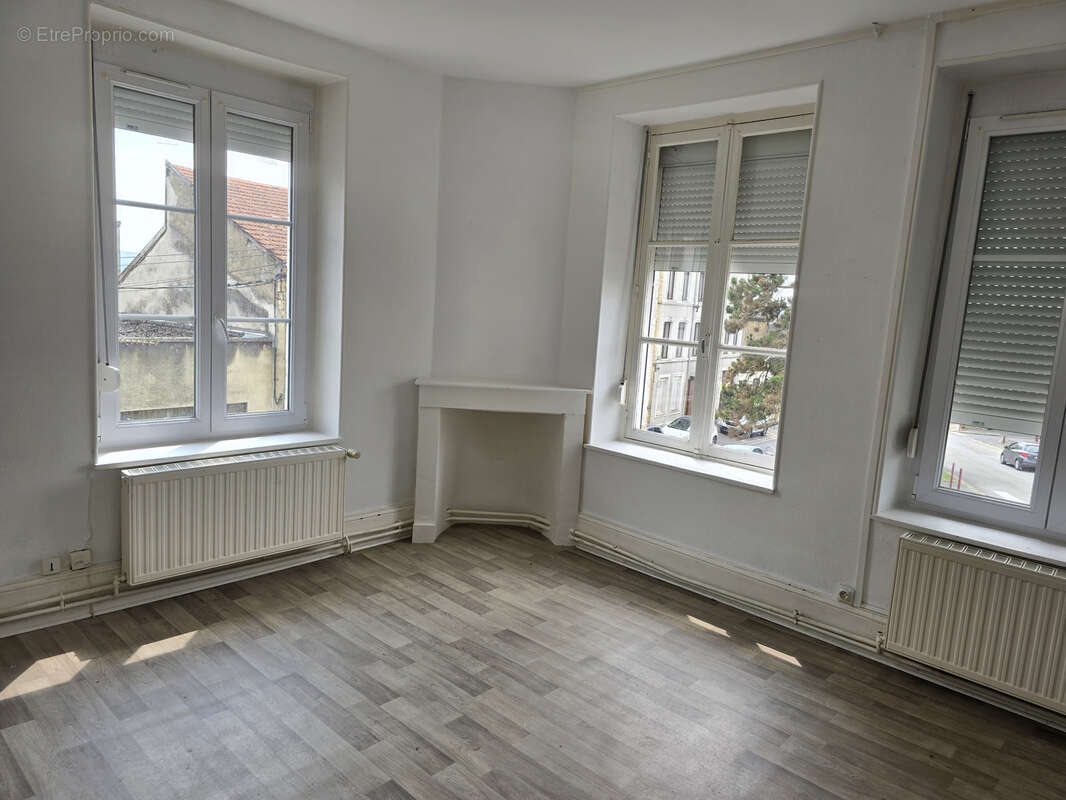 Appartement à SAINT-MENGES