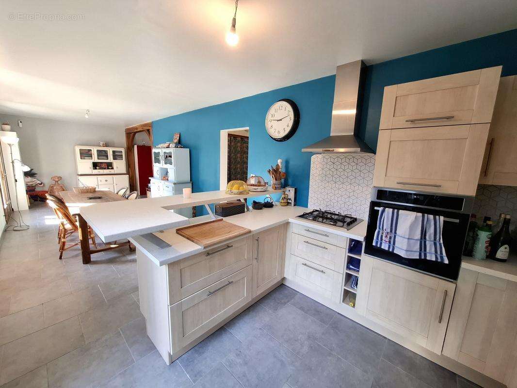 Maison à CUISE-LA-MOTTE