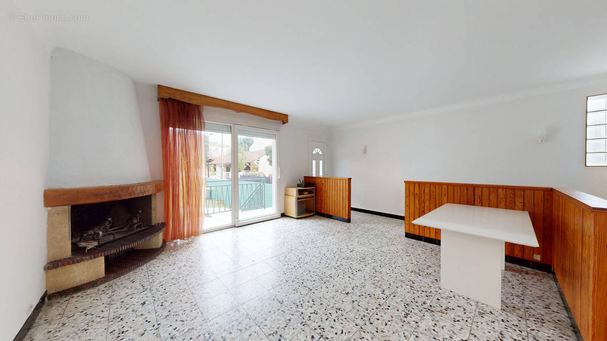 Maison à SARTROUVILLE