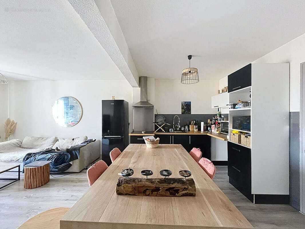 Appartement à PAREMPUYRE