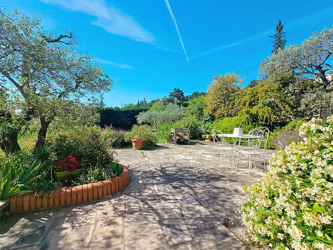 Maison à VILLENEUVE-LES-AVIGNON