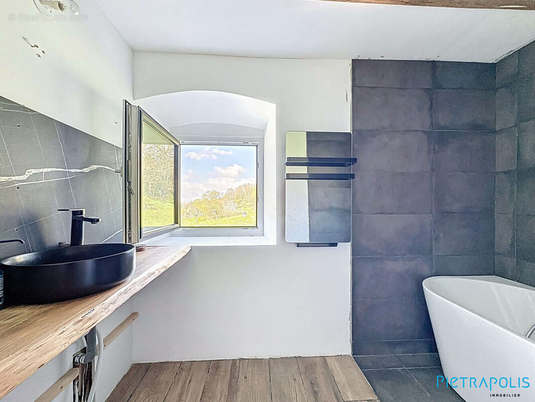 Maison à LONGESSAIGNE