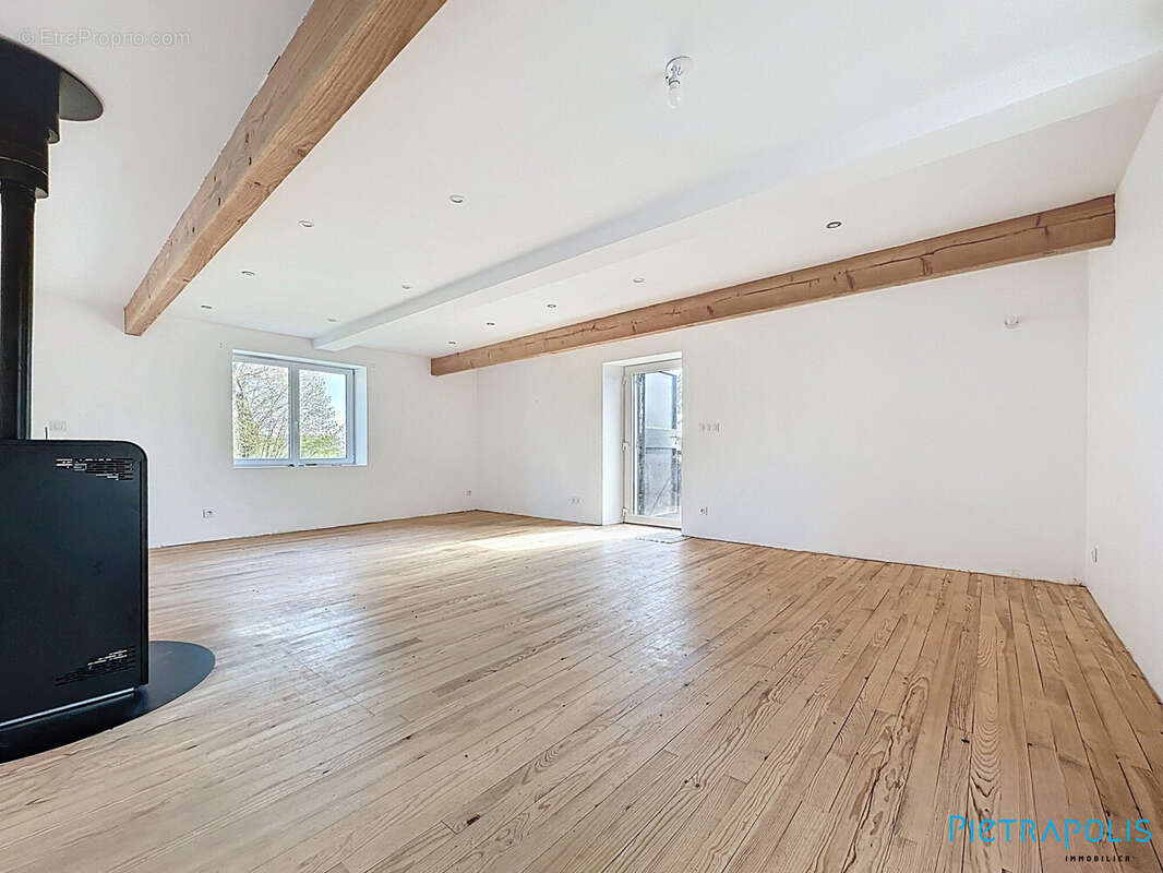 Maison à LONGESSAIGNE