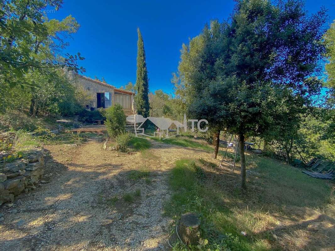 Maison à BARJAC