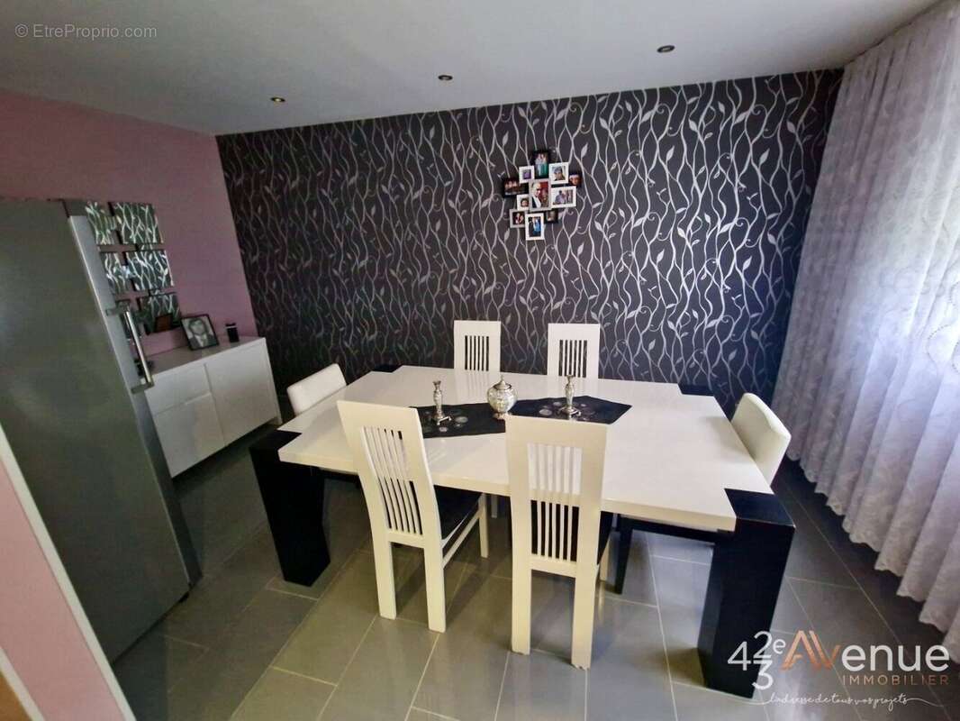 Appartement à SAINT-ETIENNE