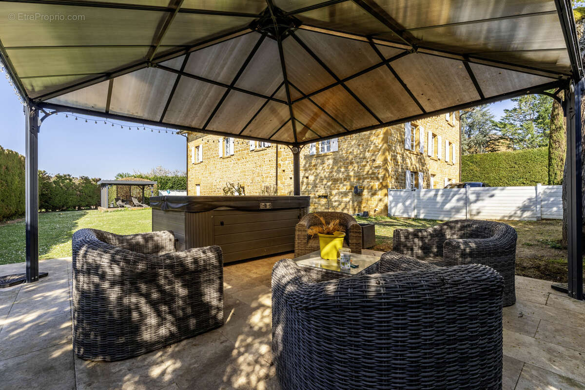 Maison à SAINT-GERMAIN-SUR-L&#039;ARBRESLE