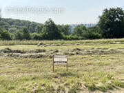 Terrain à BONNEVAUX-LE-PRIEURE