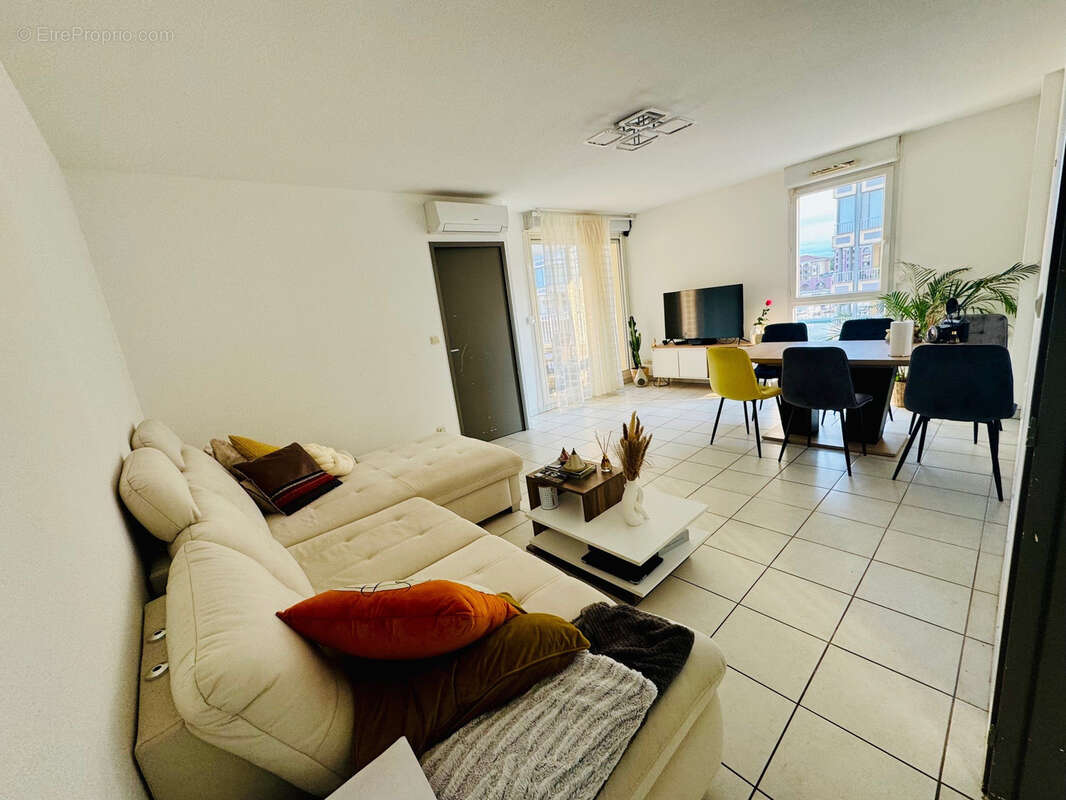 Appartement à LATTES