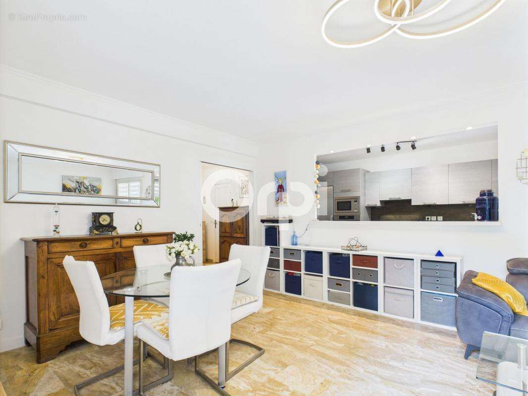 Appartement à MANDELIEU-LA-NAPOULE