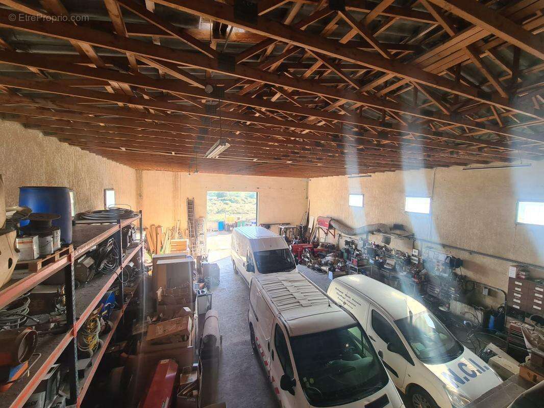 Commerce à FOS-SUR-MER