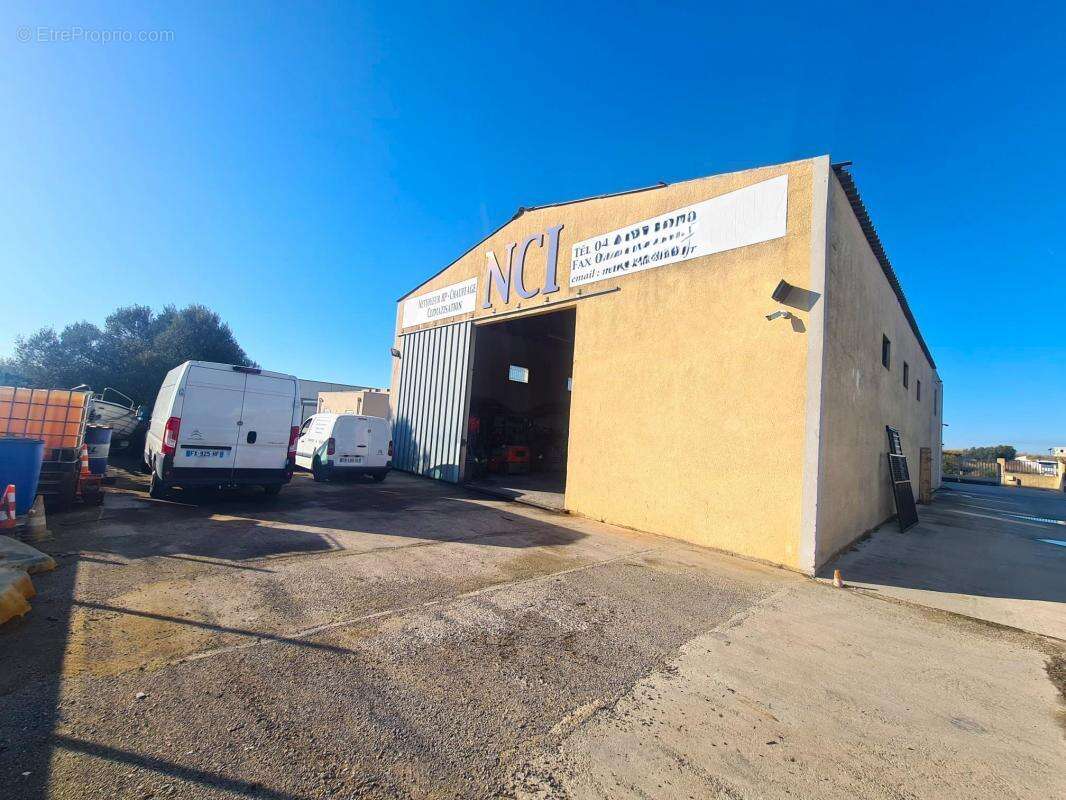 Commerce à FOS-SUR-MER