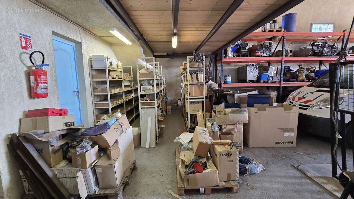 Commerce à FOS-SUR-MER