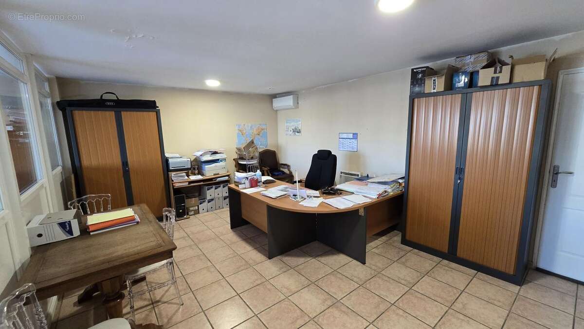 Commerce à FOS-SUR-MER