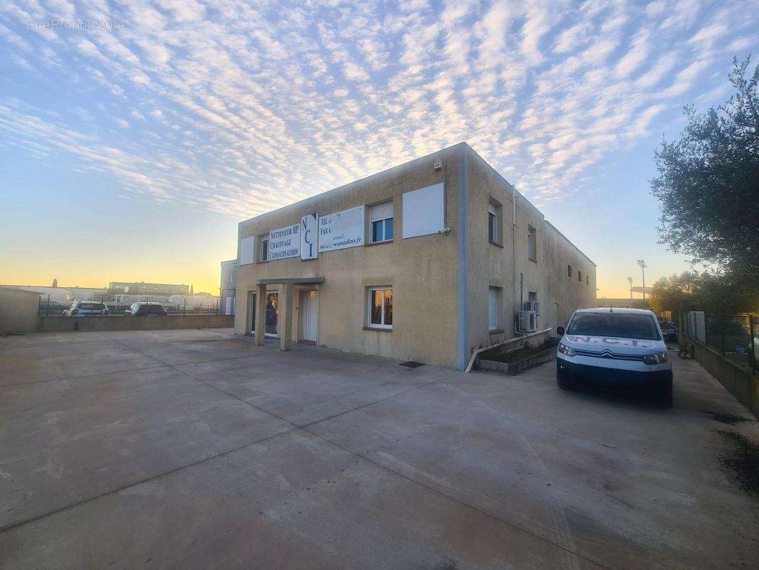 Commerce à FOS-SUR-MER