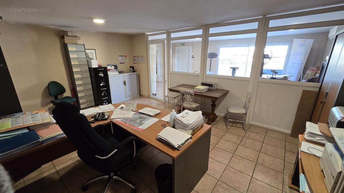 Commerce à FOS-SUR-MER