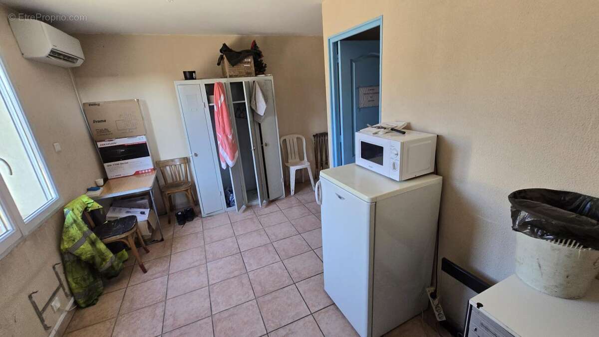 Commerce à FOS-SUR-MER