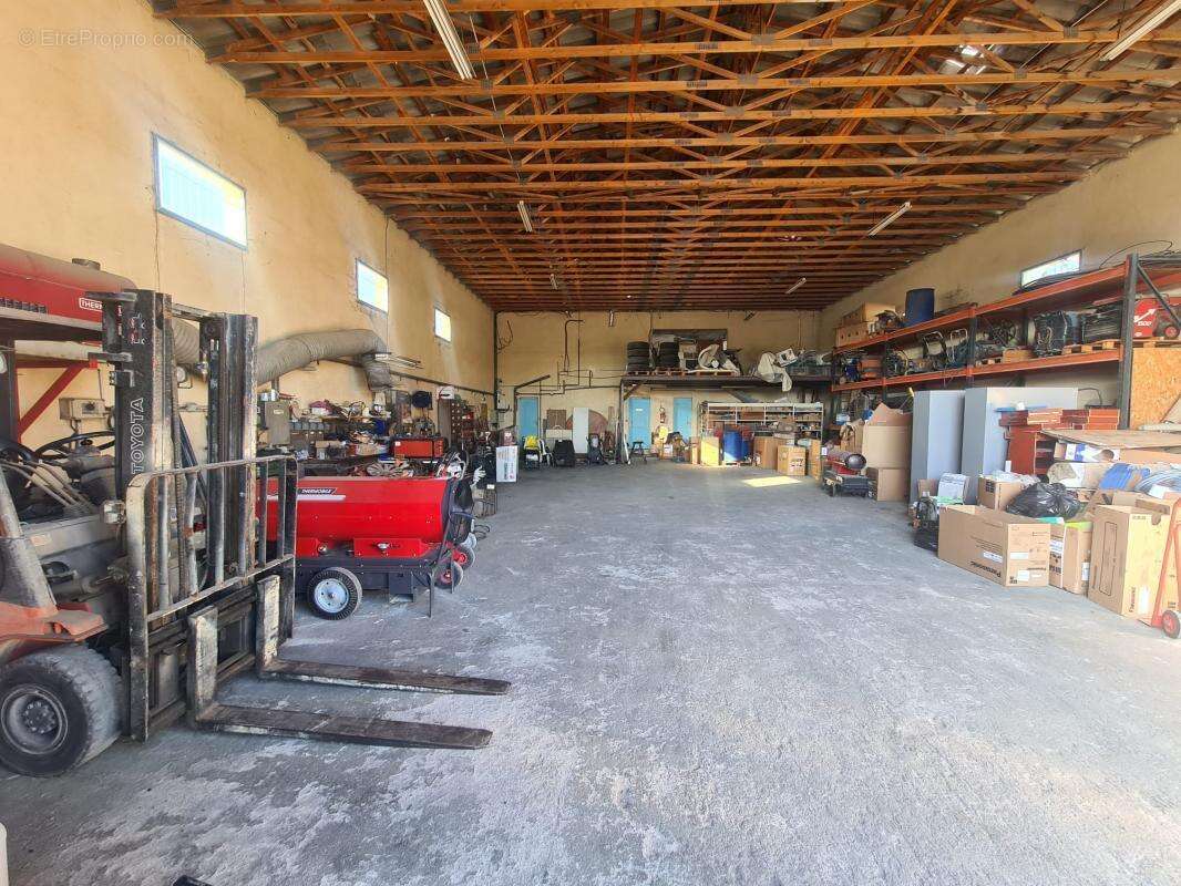 Commerce à FOS-SUR-MER