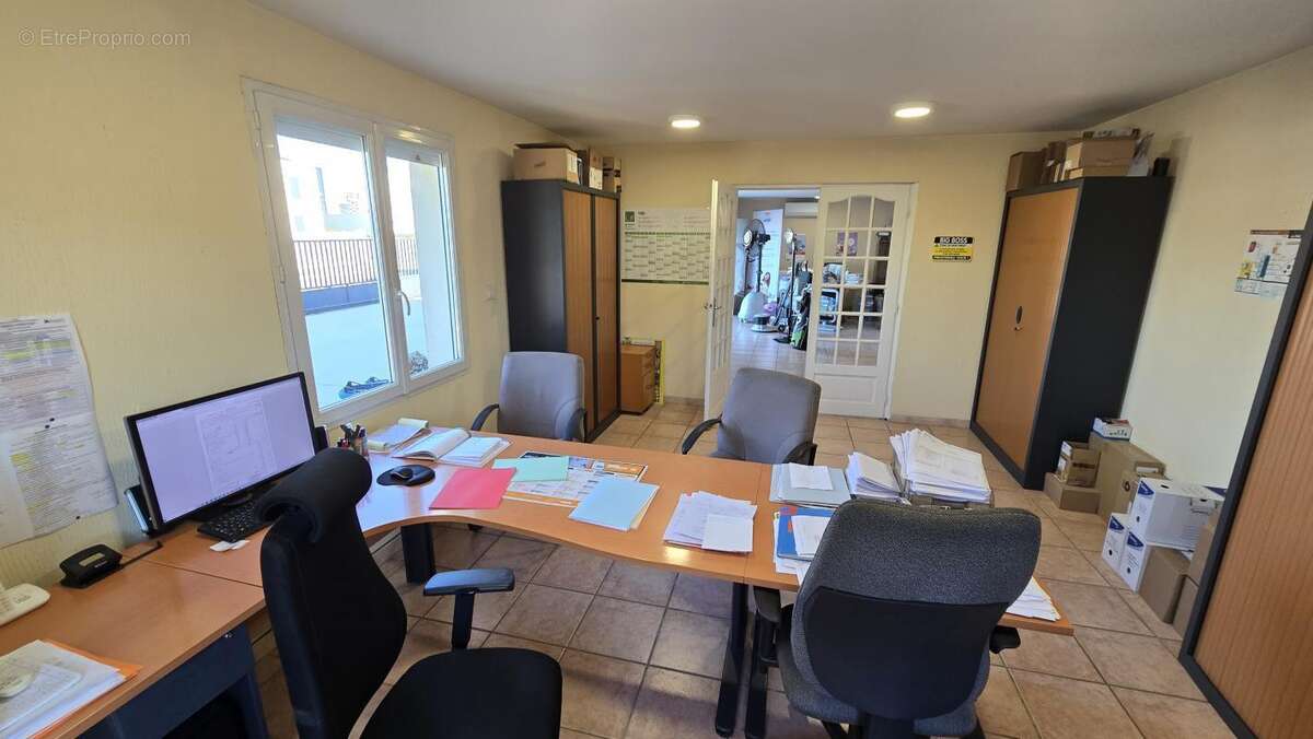 Commerce à FOS-SUR-MER